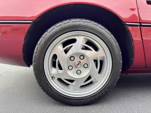 Used 1990 Chevrolet Corvette Coupe image 22
