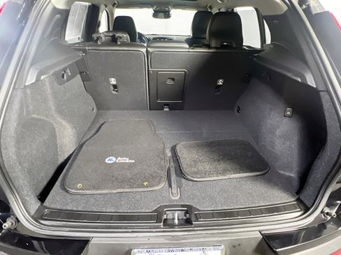 Used 2023 Volvo XC40 B5 Plus w/ Driver Assist Package image 26