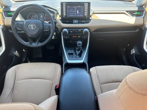 Used 2019 Toyota RAV4 LE FWD image 20
