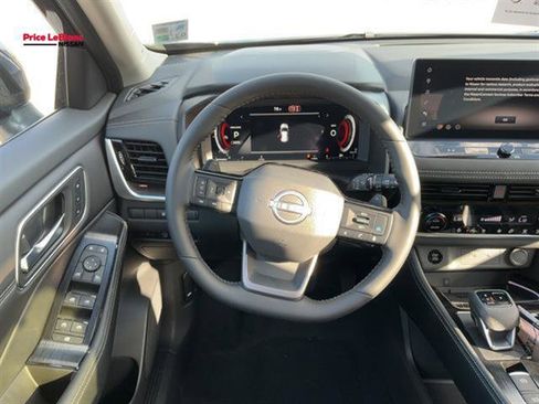 New 2026 Nissan Rogue Platinum AWD/4WD image 11