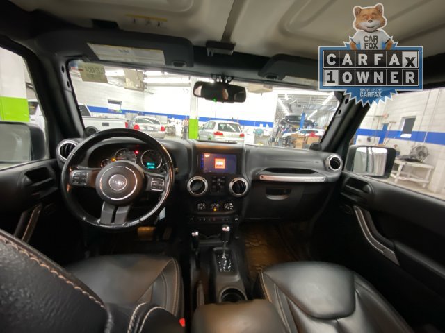Used 2014 Jeep Wrangler Unlimited Sahara w/ Dual Top Group AWD/4WD image 26