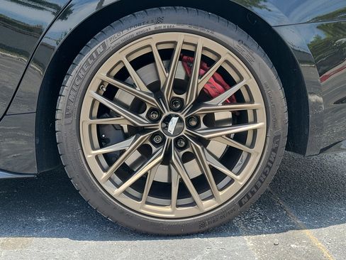 Used 2023 Cadillac CT5 V Blackwing w/ Carbon Fiber Package 2 RWD image 9