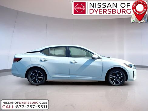 Used 2024 Nissan Sentra SV FWD image 2
