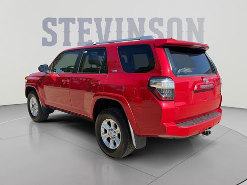 Used 2015 Toyota 4Runner SR5 AWD/4WD image 3