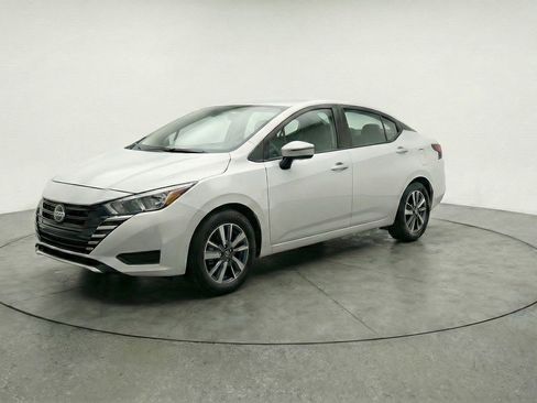 Used 2025 Nissan Versa SV FWD image 3