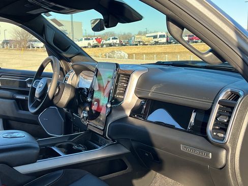 Used 2025 RAM 1500 Laramie w/ Night Edition image 34