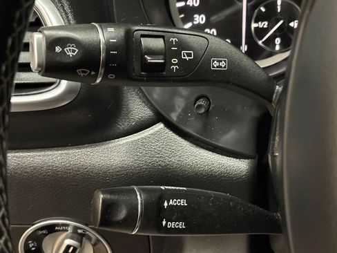 Used 2018 INFINITI QX30 AWD image 30