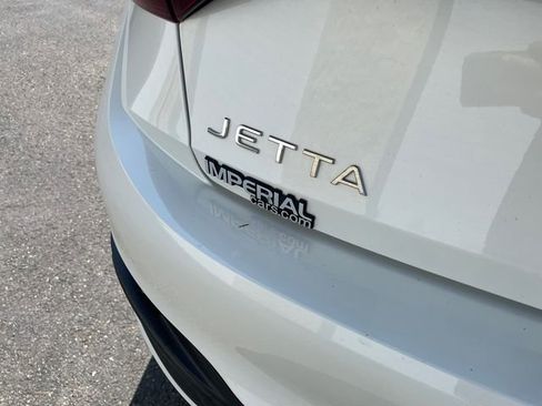 Used 2022 Volkswagen Jetta SE image 13