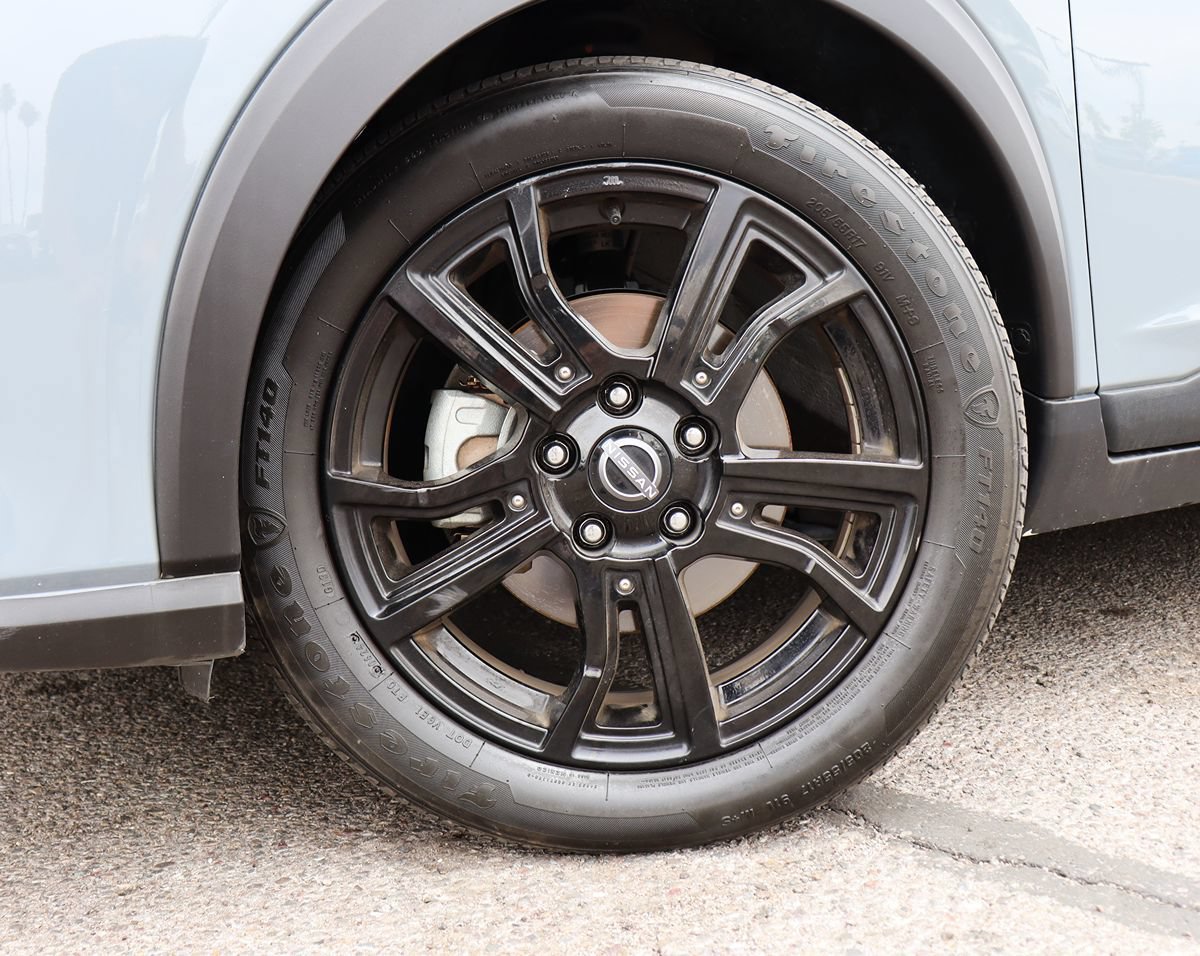 Used 2023 Nissan Kicks SR FWD image 5