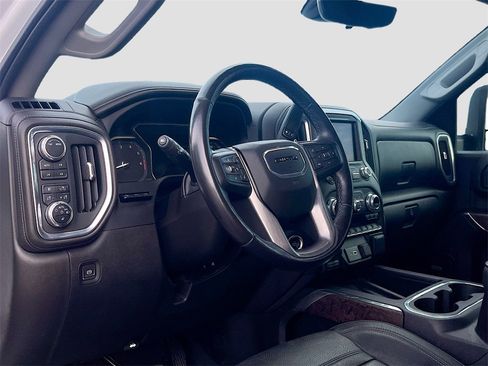 Used 2022 GMC Sierra 2500 Denali w/ Denali Ultimate Package image 9