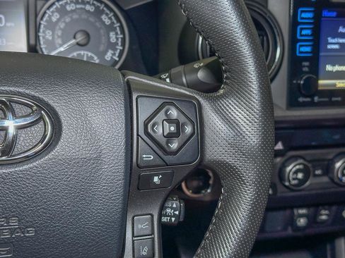 Used 2019 Toyota Tacoma TRD Off-Road image 32