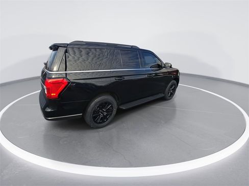 Used 2024 Ford Expedition XLT image 8