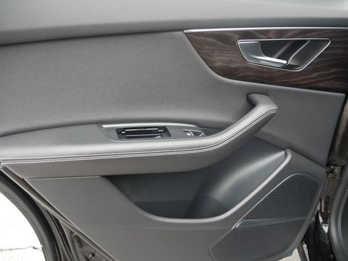 Certified 2023 Audi Q8 Premium Plus w/ Premium Plus Package image 22