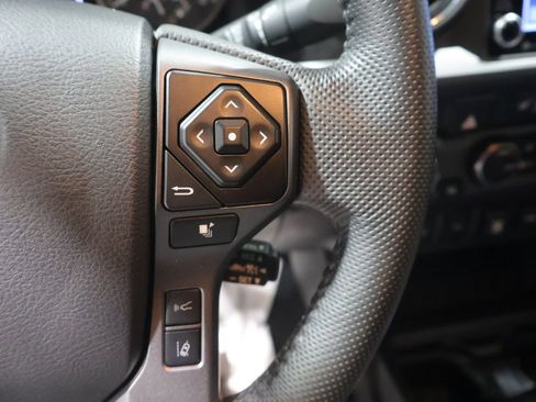 Used 2022 Toyota Tacoma TRD Off-Road w/ TRD Premium Off Road Package AWD/4WD image 35