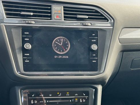 Used 2023 Volkswagen Tiguan SE image 20