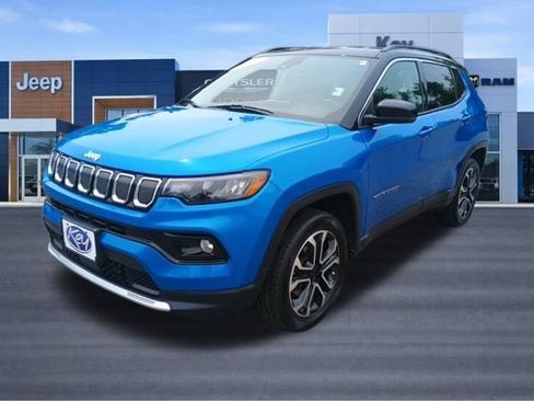 Used 2022 Jeep Compass Limited AWD/4WD image 2