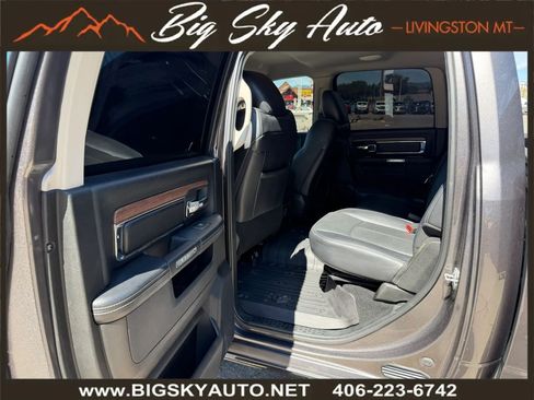 Used 2019 RAM 1500 Laramie w/ Convenience Group AWD/4WD image 18