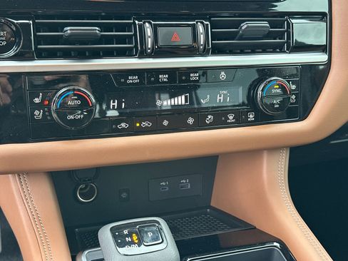 New 2025 Nissan Pathfinder Platinum w/ Cargo Package image 33