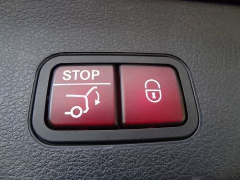 Used 2022 Mercedes-Benz GLS 450 4MATIC image 12