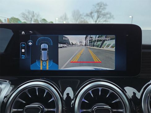 Used 2026 Mercedes-Benz GLB 250 4MATIC image 26