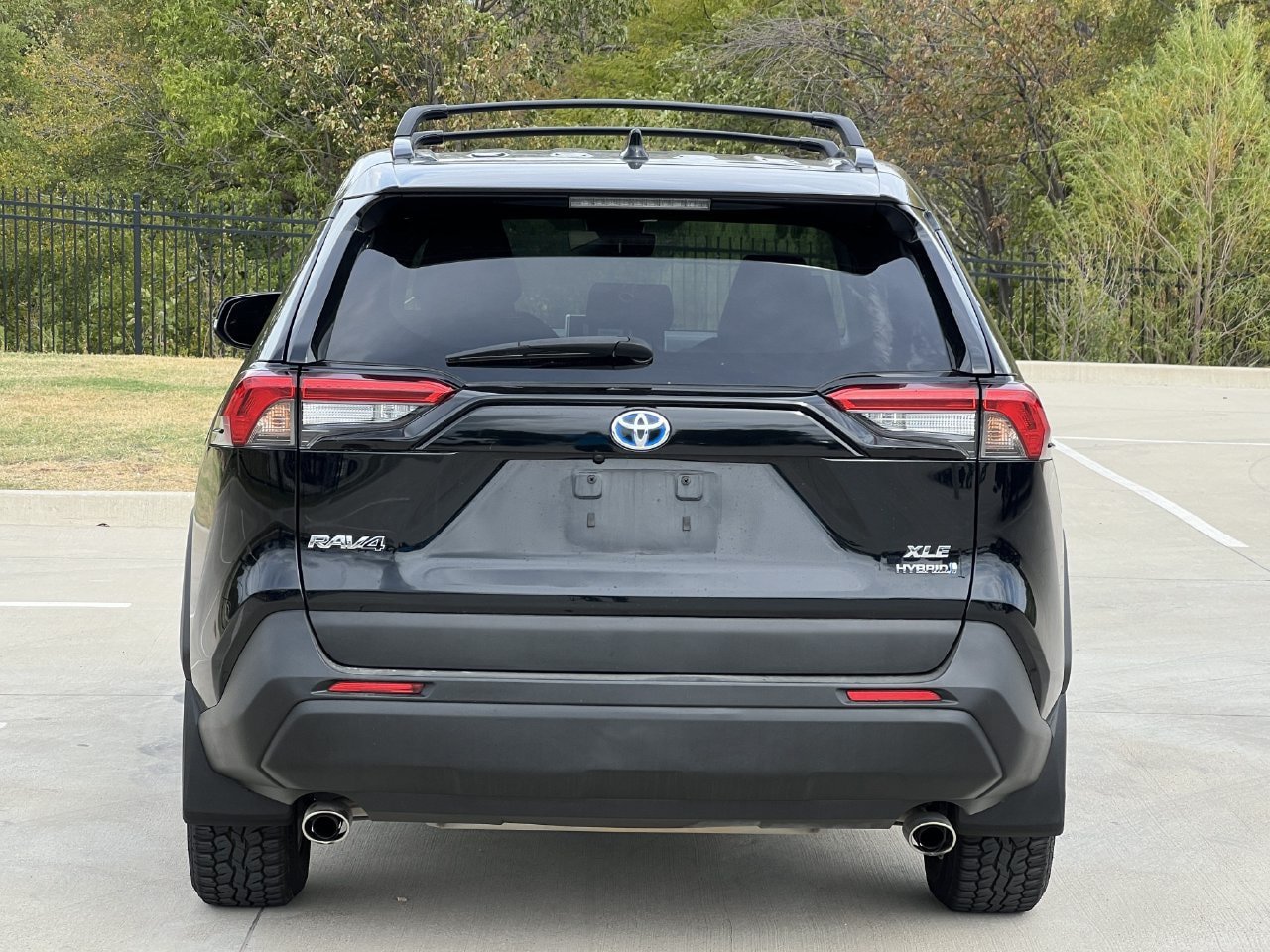 Used 2023 Toyota RAV4 XLE w/ Convenience Package AWD/4WD image 4