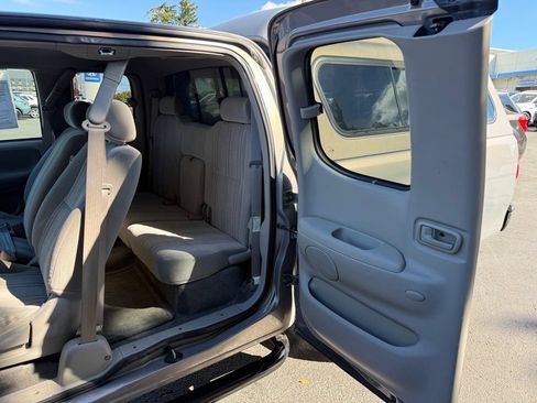 Used 2000 Toyota Tundra SR5 w/ Convenience Pkg RWD image 16