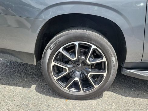Certified 2022 Chevrolet Suburban RST w/ Luxury Package RWD image 6
