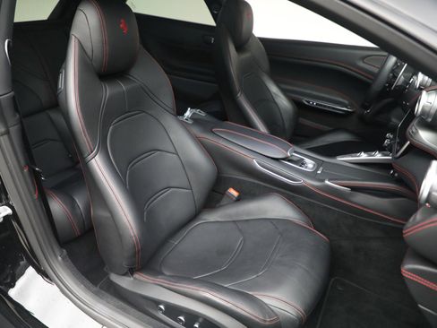 Certified 2018 Ferrari GTC4Lusso image 18