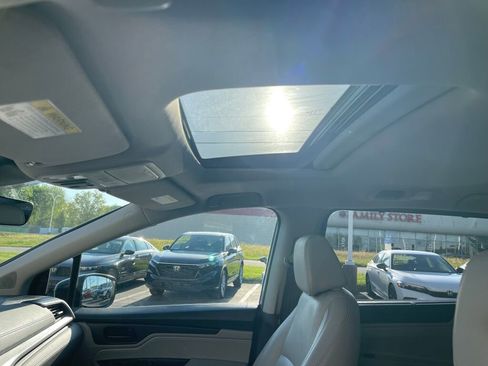 Used 2022 Honda Odyssey EX-L image 9