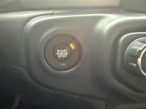 Used 2019 Jeep Wrangler Unlimited Sport S image 18