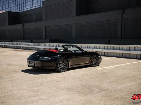 Used 2005 Porsche 911 Carrera S image 21