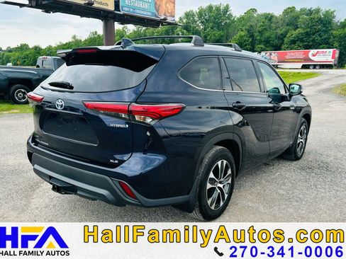 Used 2020 Toyota Highlander XLE image 4