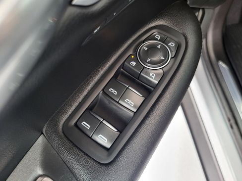 Used 2025 Cadillac XT5 Premium Luxury w/ Technology Package FWD image 17