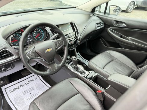 Used 2017 Chevrolet Cruze Premier FWD image 12