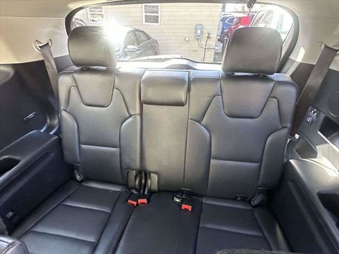 Used 2023 Kia Telluride EX w/ EX Captain's Chair Package AWD/4WD image 18