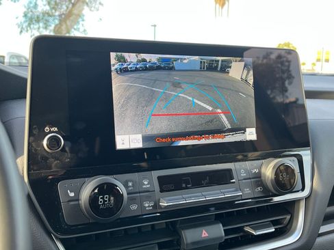 Used 2025 Toyota Grand Highlander LE image 17