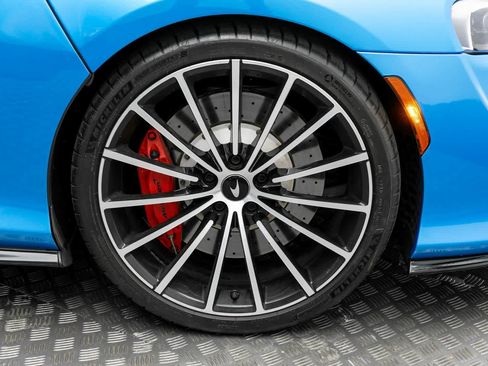 Used 2020 McLaren GT image 40