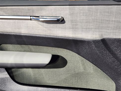 New 2026 Volvo EX30 Cross Country Ultra image 3