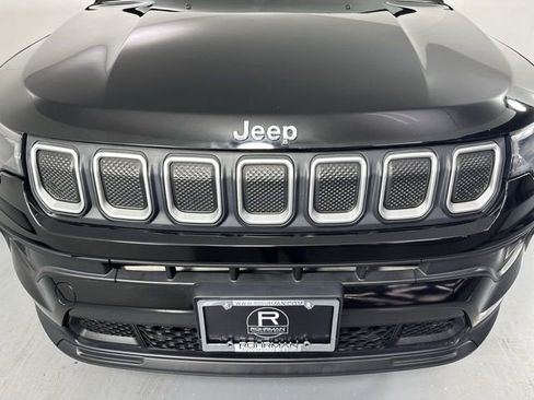 Used 2022 Jeep Compass Latitude AWD/4WD image 25