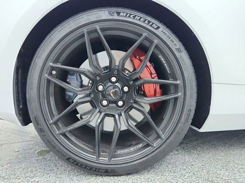 Used 2023 Chevrolet Corvette Z06 RWD image 13