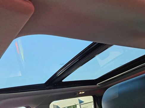 Used 2021 Ford F250 Lariat w/ Chrome Package image 6