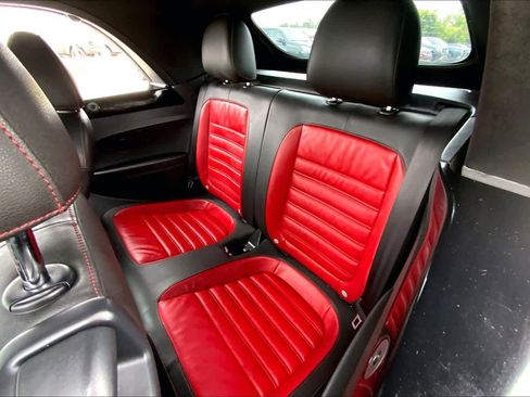 Used 2013 Volkswagen Beetle 2.0T FWD image 19