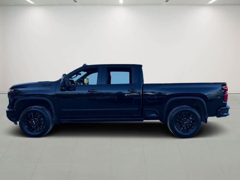 Certified 2025 Chevrolet Silverado 2500 High Country w/ Midnight Edition image 3