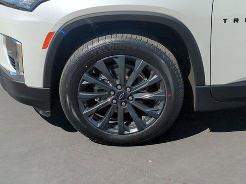Used 2023 Chevrolet Traverse RS image 9