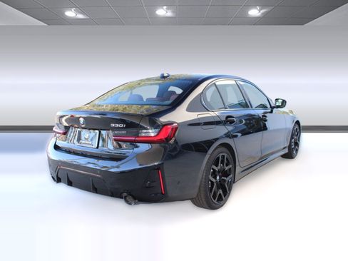 Used 2026 BMW 330i Sedan w/ M Sport Package RWD image 9