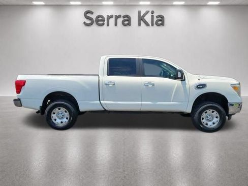 Used 2018 Nissan Titan SV RWD image 7
