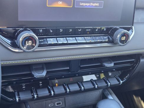 Certified 2024 Chevrolet Colorado ZR2 w/ ZR2 Convenience Package III image 21