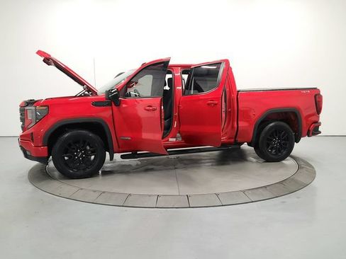 Used 2024 GMC Sierra 1500 Elevation w/ LPO, Elevation Black Package AWD/4WD image 12