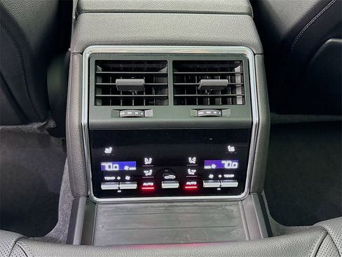 Used 2023 Porsche Panamera Platinum Edition image 30