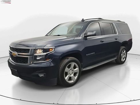 Used 2017 Chevrolet Suburban LT image 5